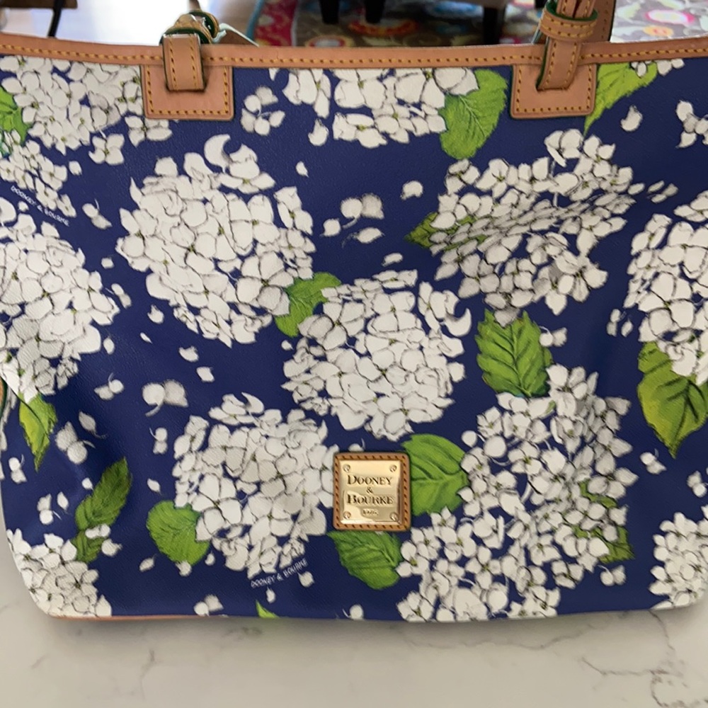Dooney and Bourke tote bag